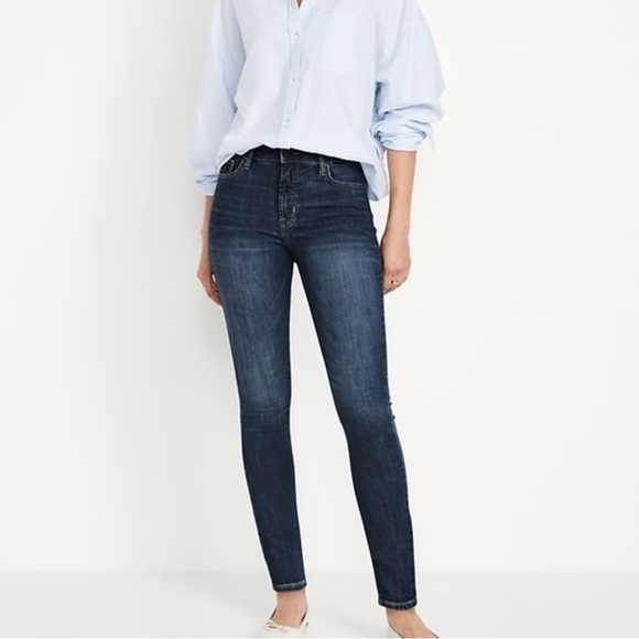 Old Navy Denim - NWT Old Navy High Rise Rockstar Super Skinny Jeans Women’s SZ 12 Long Dark Wash